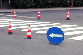 Voordat je begint met de rijbewijs snelcursus is het verstandig om alvast je theorie diploma te behalen. © dinostock - Fotolia